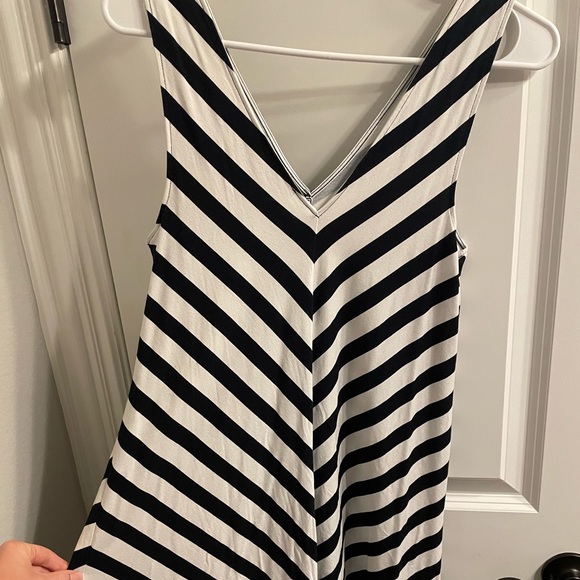 Loft v neck sundress - Picture 4 of 4